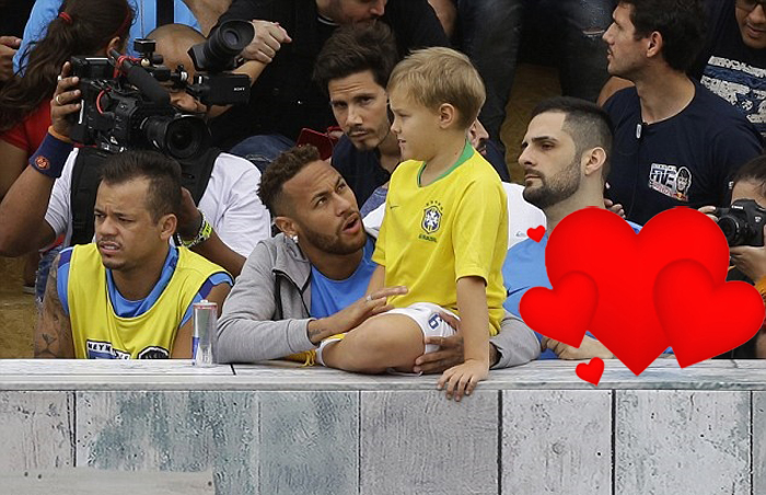  Cậu bé chiếm một phần cực quan trọng trong đời Neymar 